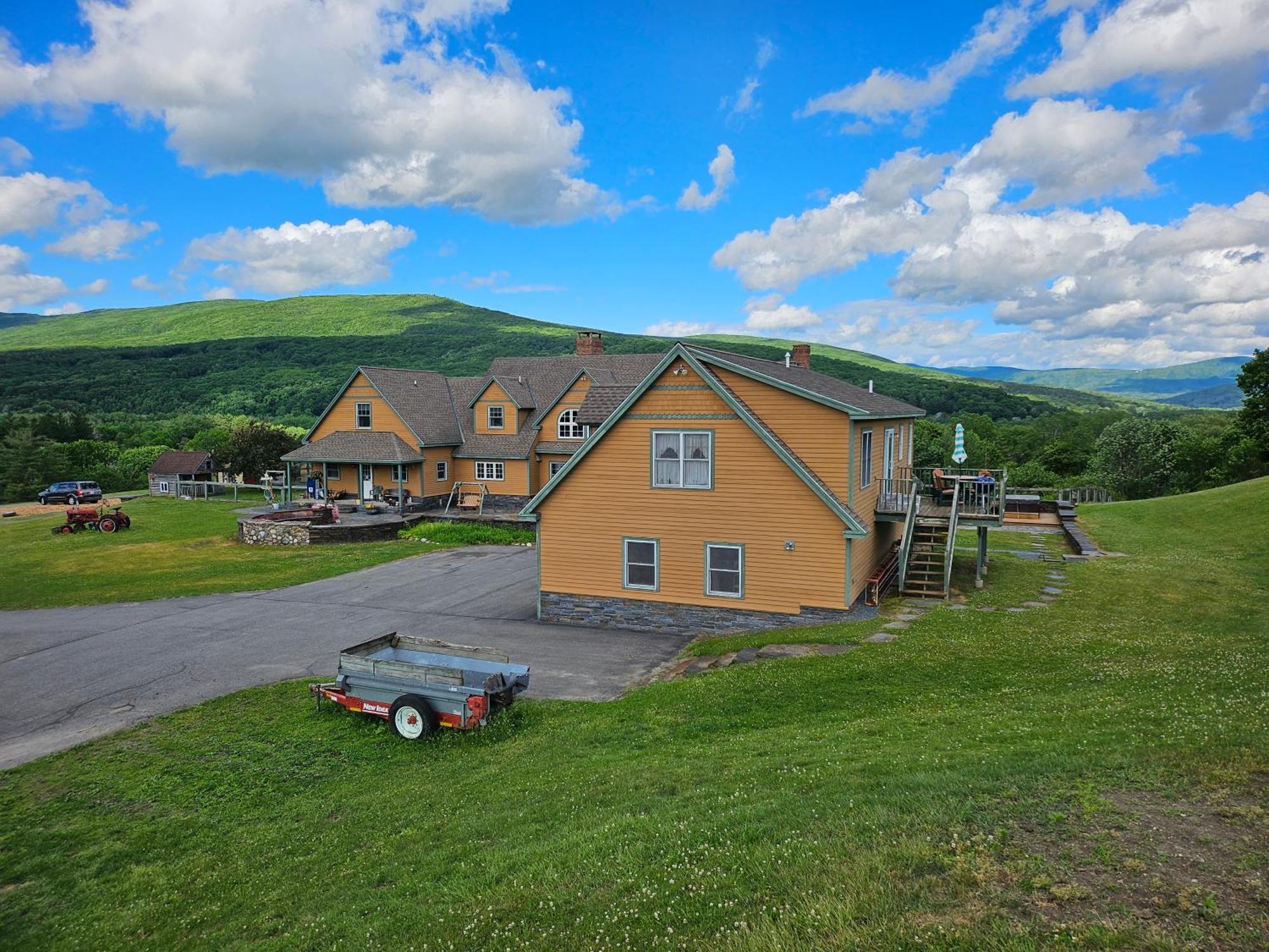 Clover Hill Farm & Country Inn Williamstown Exterior foto